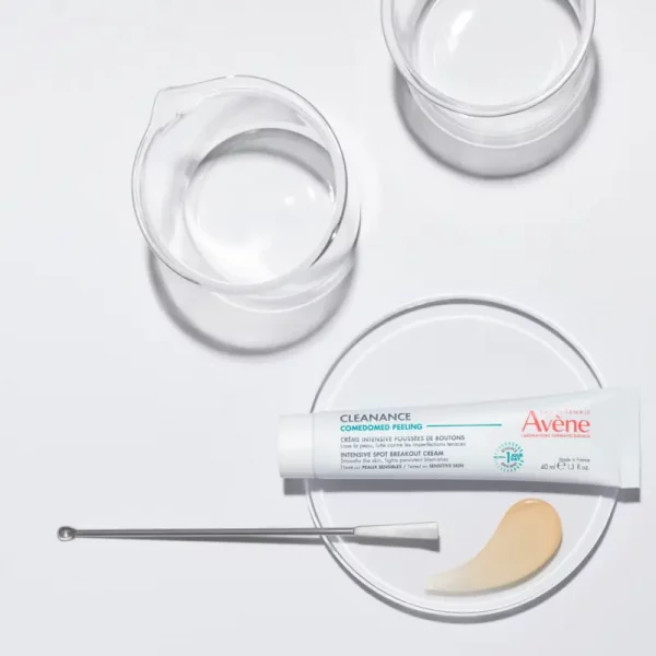 AVÈNE CLEANANCE COMEDOMED PEELING INTENSIVO BROTES DE ACNÉ 40ml - Imagen 3