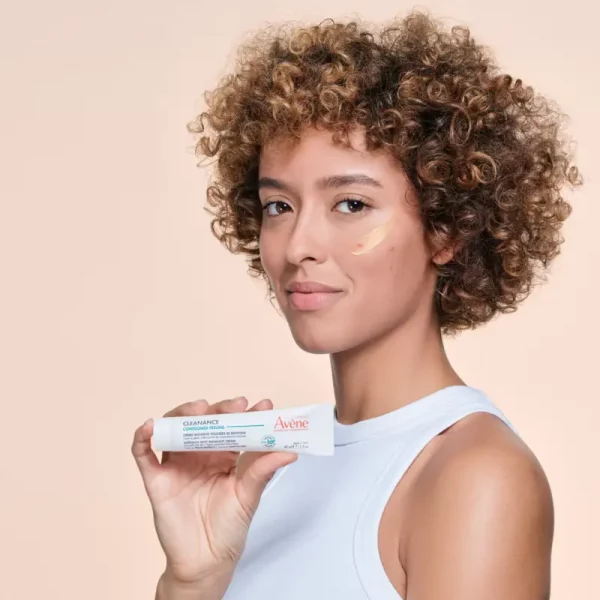 AVÈNE CLEANANCE COMEDOMED PEELING INTENSIVO BROTES DE ACNÉ 40ml - Imagen 2
